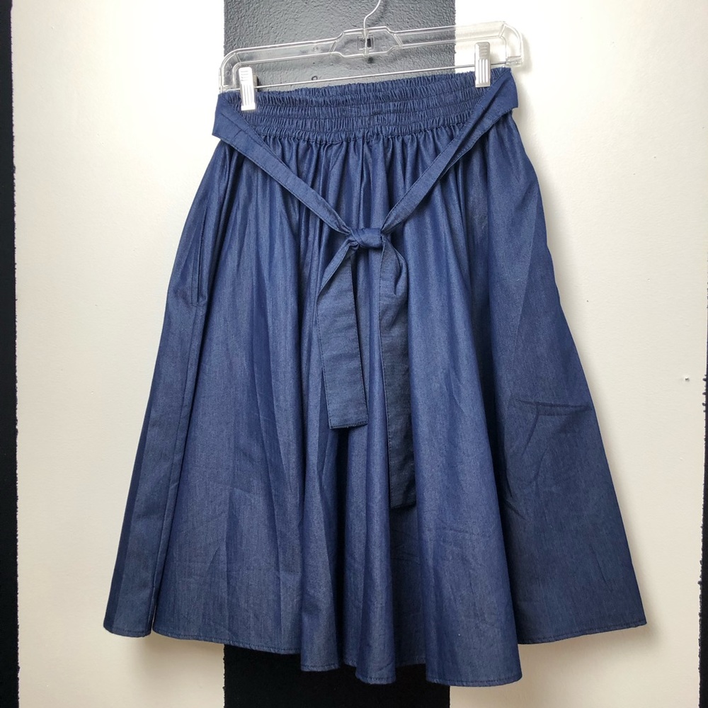 DENIM A-LINE SKIRT W/ BELT & POCKETS